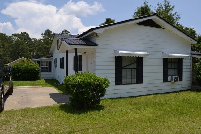 Primary Photo - 950 George St