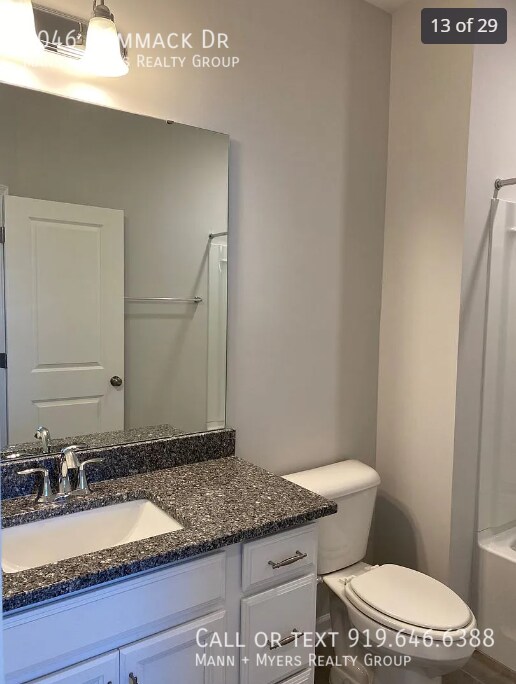 Building Photo - 1046 Commack Dr