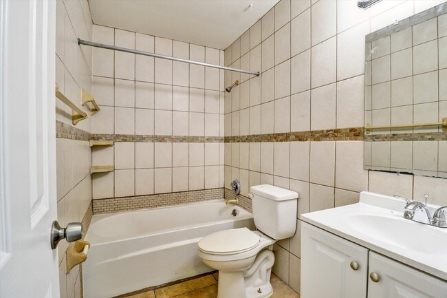 Building Photo - 521 Madrigal Ct