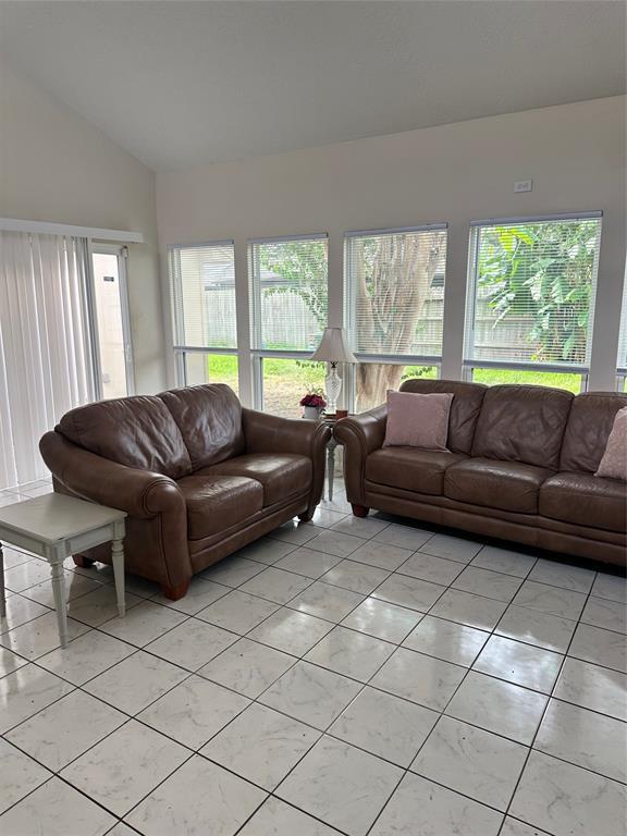 Building Photo - 22735 Indian Ridge Dr