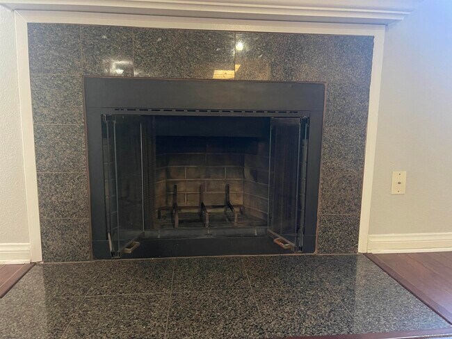 Building Photo - 12047 Alta Carmel Ct
