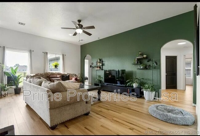 Building Photo - 13819 S 89th E Ave