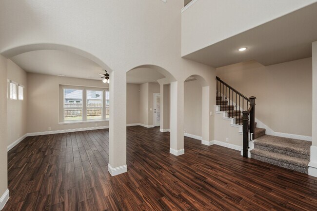 Building Photo - 504 Ridgewater Trail