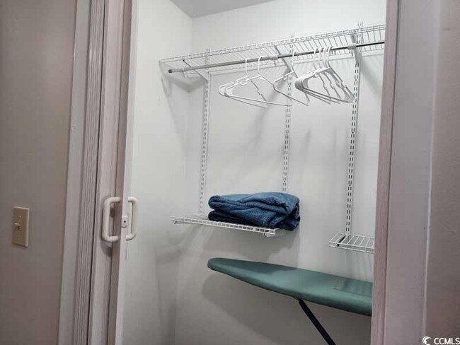 Building Photo - 177 Club Cir