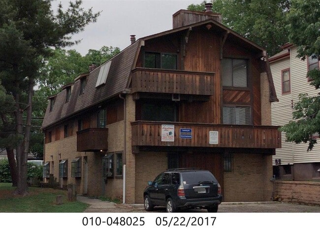 Building Photo - 64 W Northwood Ave