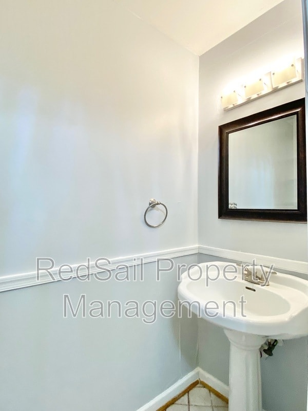 Building Photo - 851 Weston Ct