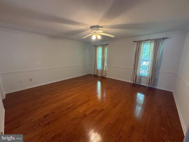 Building Photo - 208 Castle Dr