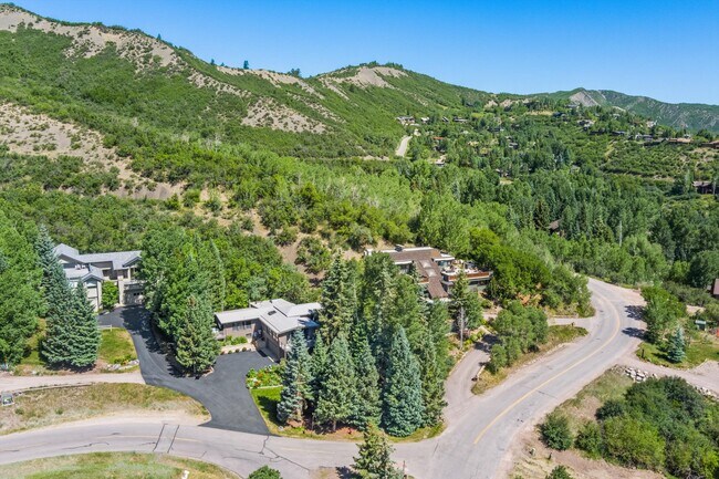 Building Photo - 15 Terrace Dr