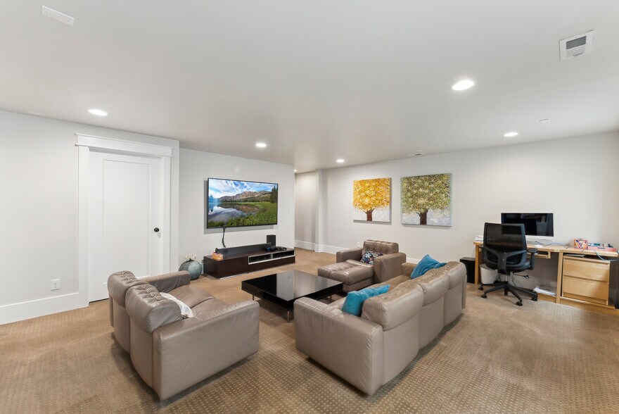 Downstairs Family Room - 1044 E Wood Ave