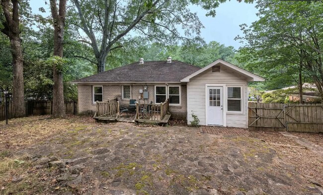 Building Photo - 1201 Pine Valley Rd