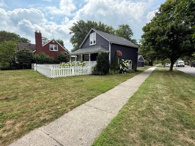 Building Photo - 381 Kerby Rd