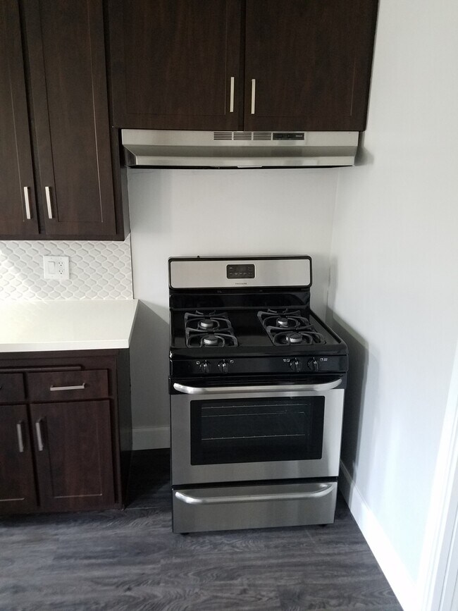 Interior Photo - 438 E Acacia Ave