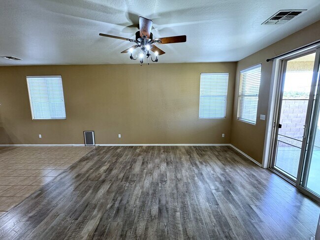 Building Photo - Beautiful 4-bedroom, 2-bath single-story home with Fully Landscaped Backyard