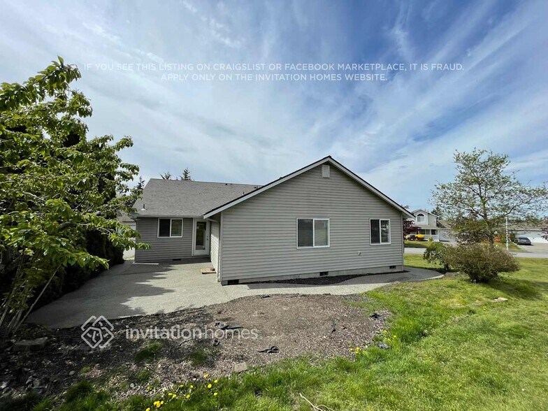Building Photo - 19407 Valley View Dr