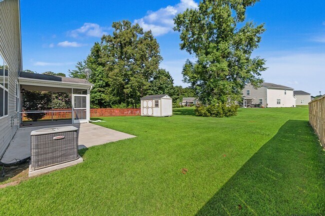 Building Photo - 247 Clayburne Dr