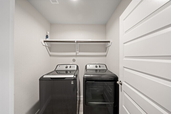 Building Photo - 13015 Braelich Loch Dr