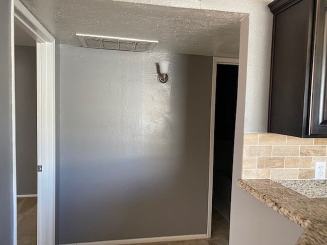 Building Photo - $1,250 For Lease-1 Bedroom-1 Bath Apt in Triplex With Private Yard-Washer & Dryer in Phoenix 85008 !