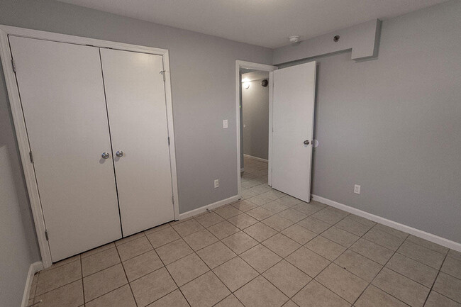 Building Photo - 706 Demaret Dr