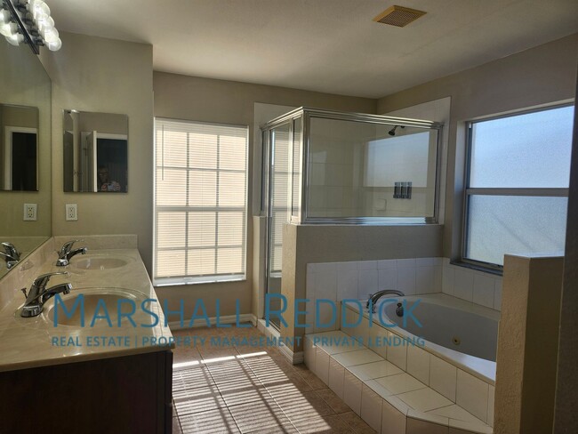 Building Photo - Single Family Home in Cape Coral - 4 Bedro...