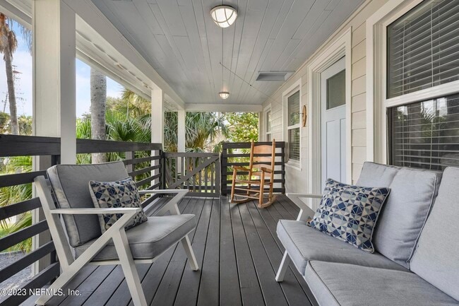 Building Photo - 187 19th St N