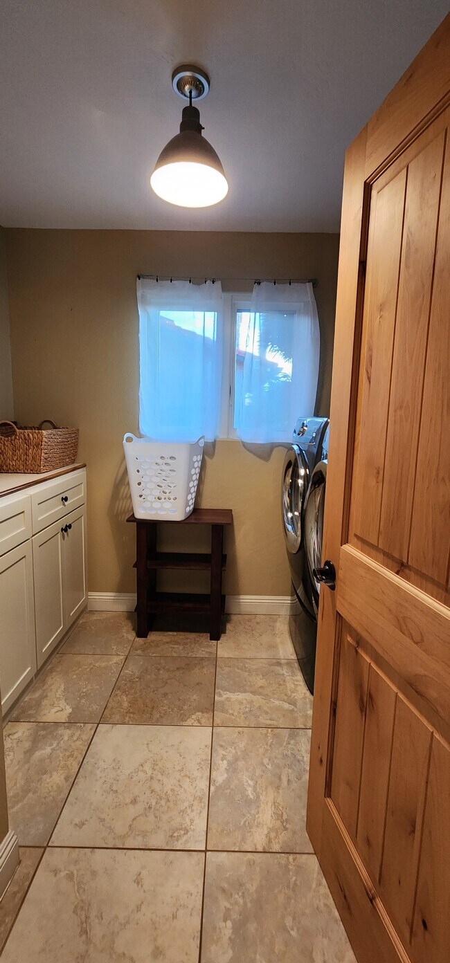 Building Photo - 1710 W Camino Dr