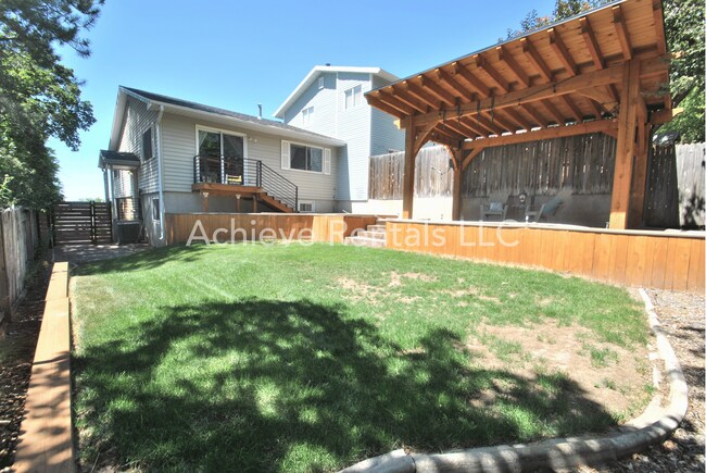 Primary Photo - 106 River Heights Blvd