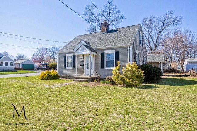 Building Photo - 3 Bedroom Single Family Home in East Forest Park Springfield, MA!