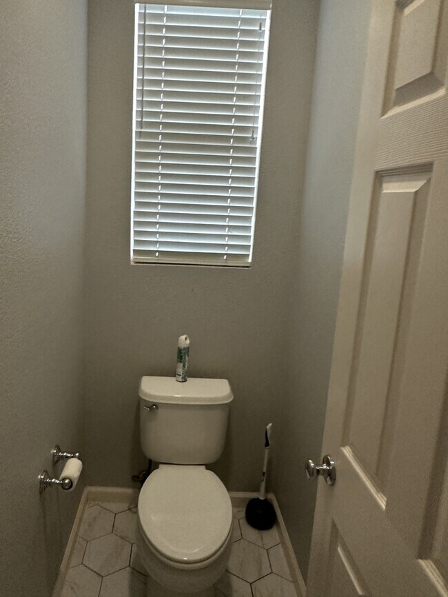 Building Photo - 3904 Purple Finch Ln