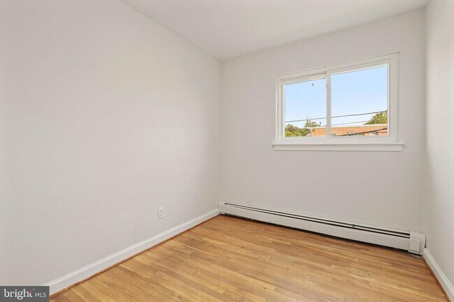 Building Photo - 5BR Home Near Takoma with Parking & Finished Lower Level