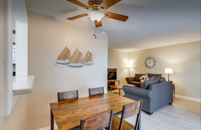 2/1 Dining Area - Redington Retreat