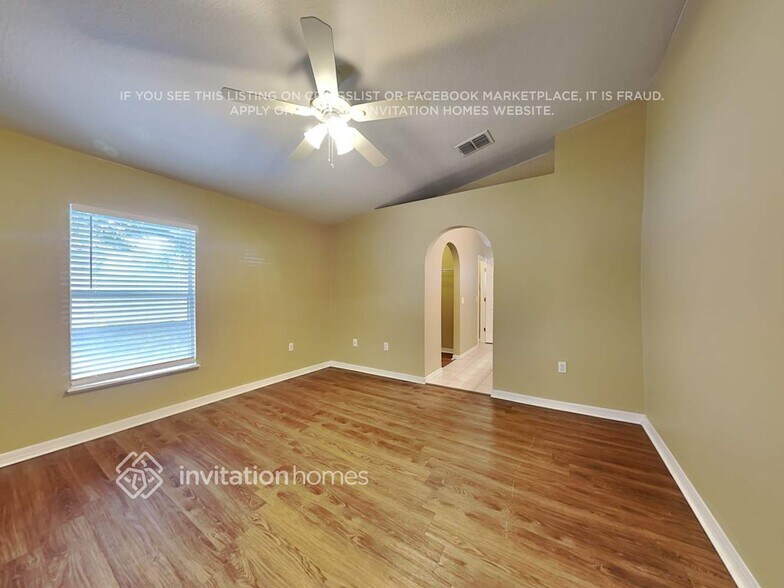 Building Photo - 308 Thomasdale Ave