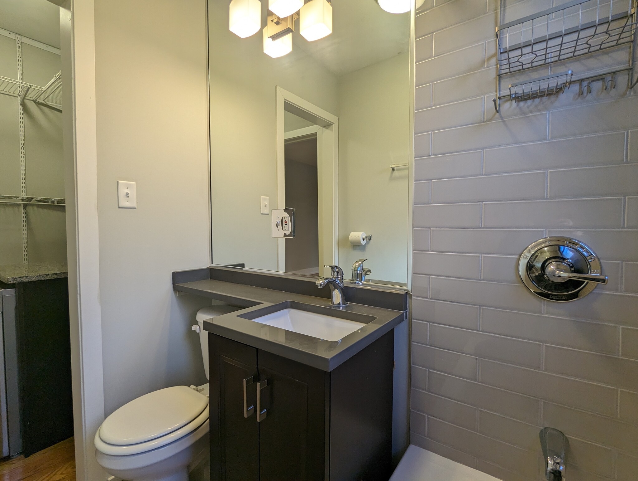 Building Photo - 908 W George St