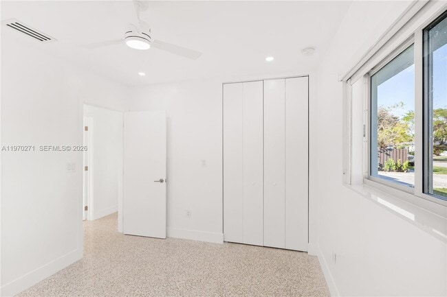 Building Photo - 6030 SW 109th Ct