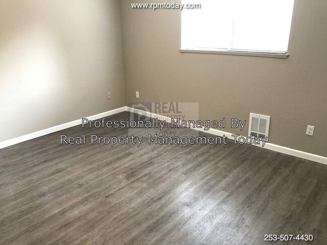 Building Photo - 1111 SW 148th St