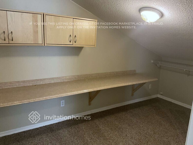 Building Photo - 1215 Lake Shore Ranch Dr