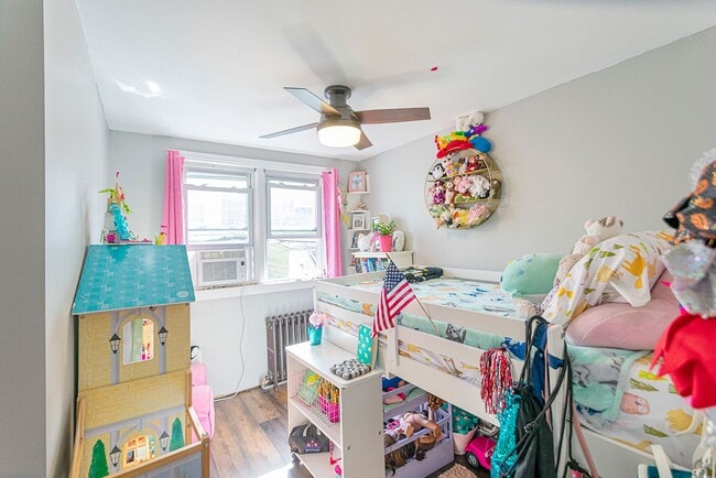 Building Photo - Fitler Square Three Bed Home