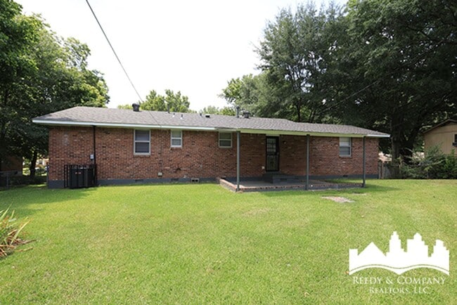 Building Photo - 2910 Dove St