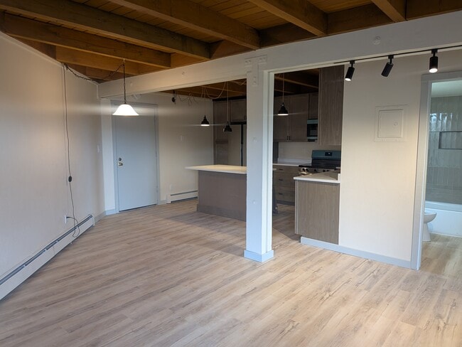 Building Photo - 8100 Ryan Gulch Rd