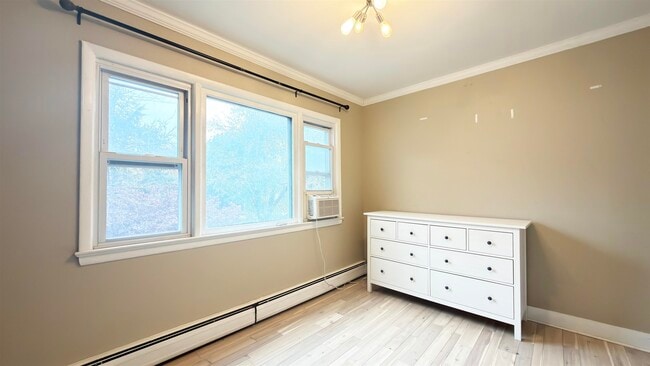 Building Photo - 6013 Buchanan Pl