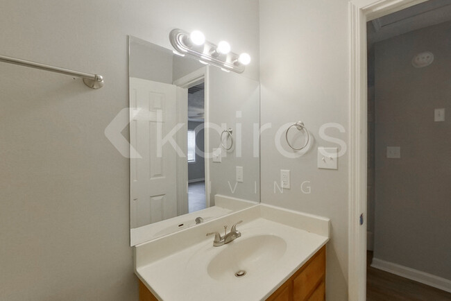 Building Photo - 401 Beaver Pointe Dr