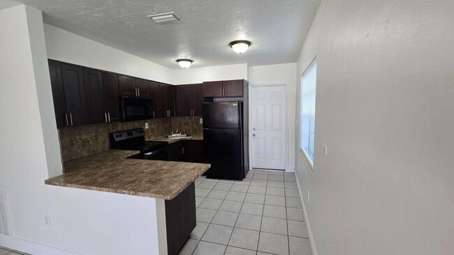 Building Photo - 6134 SW 40th Ct
