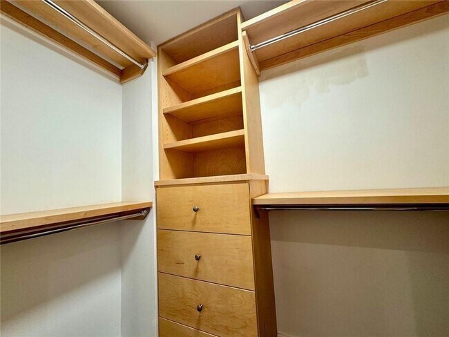 Building Photo - 199 14th St NE