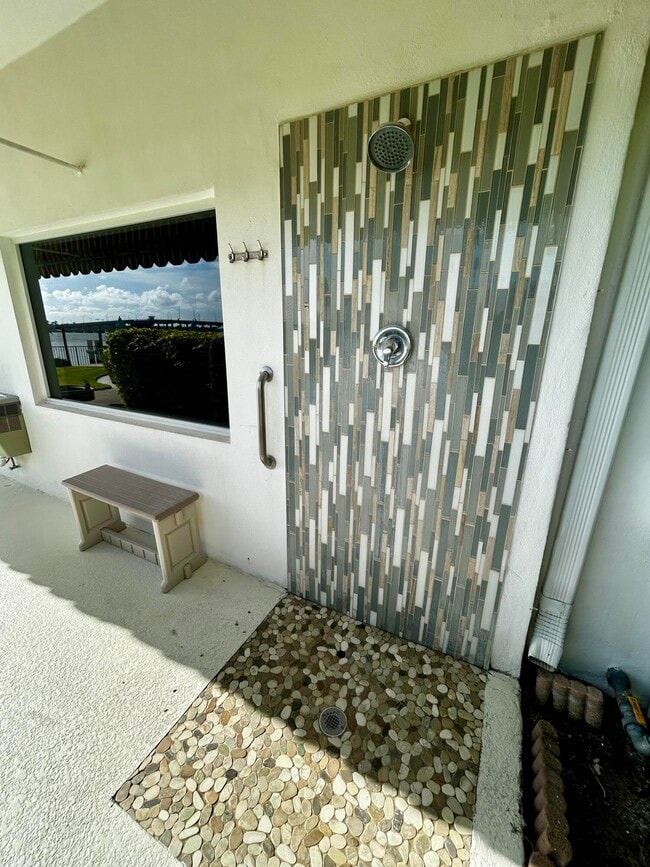 Building Photo - 2840 S Ocean Blvd