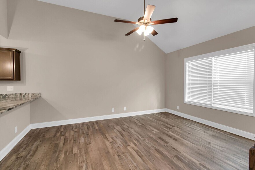 Building Photo - 1037 Whitney Dr