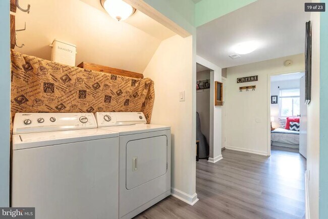 Laundry in-unit - 1607 Meadowview Ln