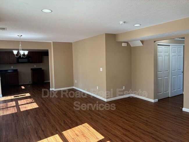 Building Photo - 461 Draft Ct