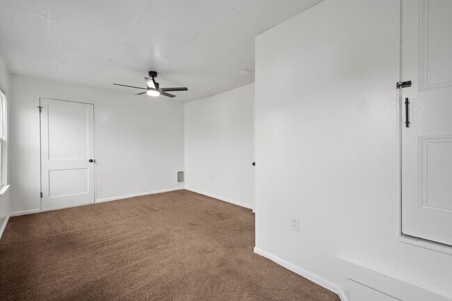 Building Photo - Stunning 3 bedroom home in Pittsburgh avai...
