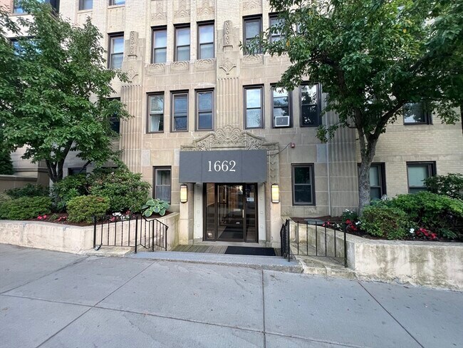 Building Photo - 1662 Commonwealth Ave