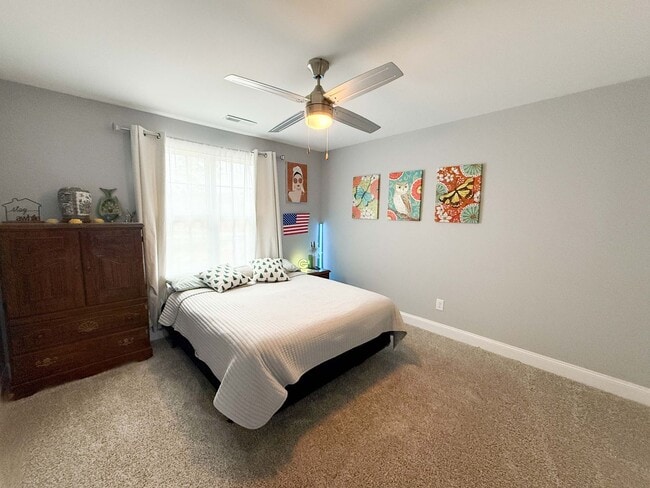 Building Photo - 7019 Laurinburg Rd