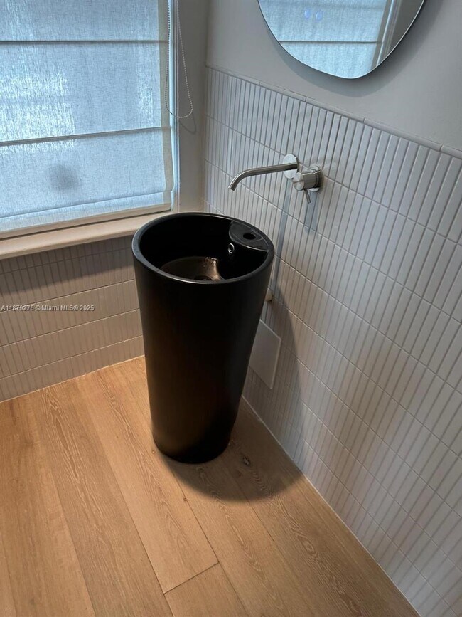 Building Photo - 177 NE 44th St